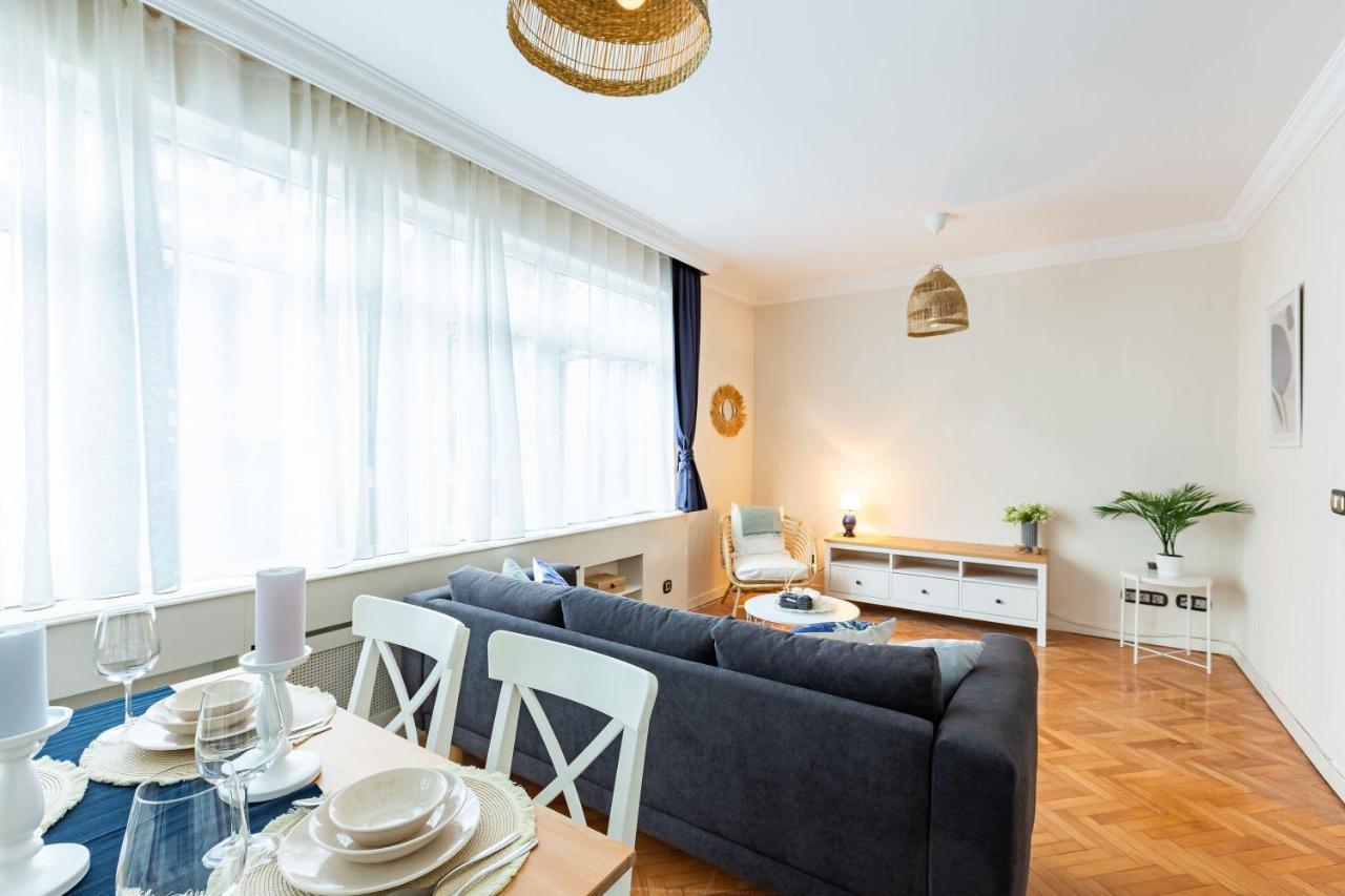 Flat With Excellent Location In Tesvikiye, Sisli Apartamento Istambul Exterior foto