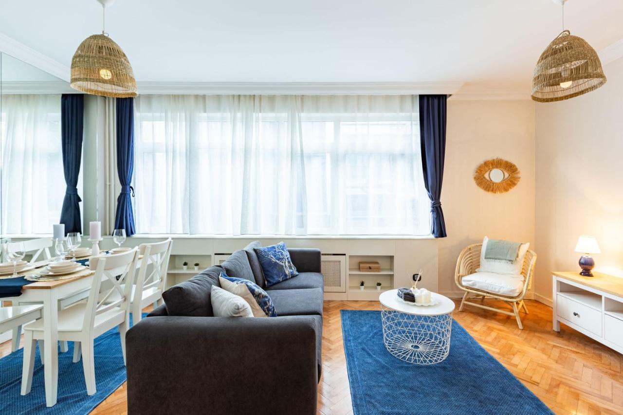 Flat With Excellent Location In Tesvikiye, Sisli Apartamento Istambul Exterior foto