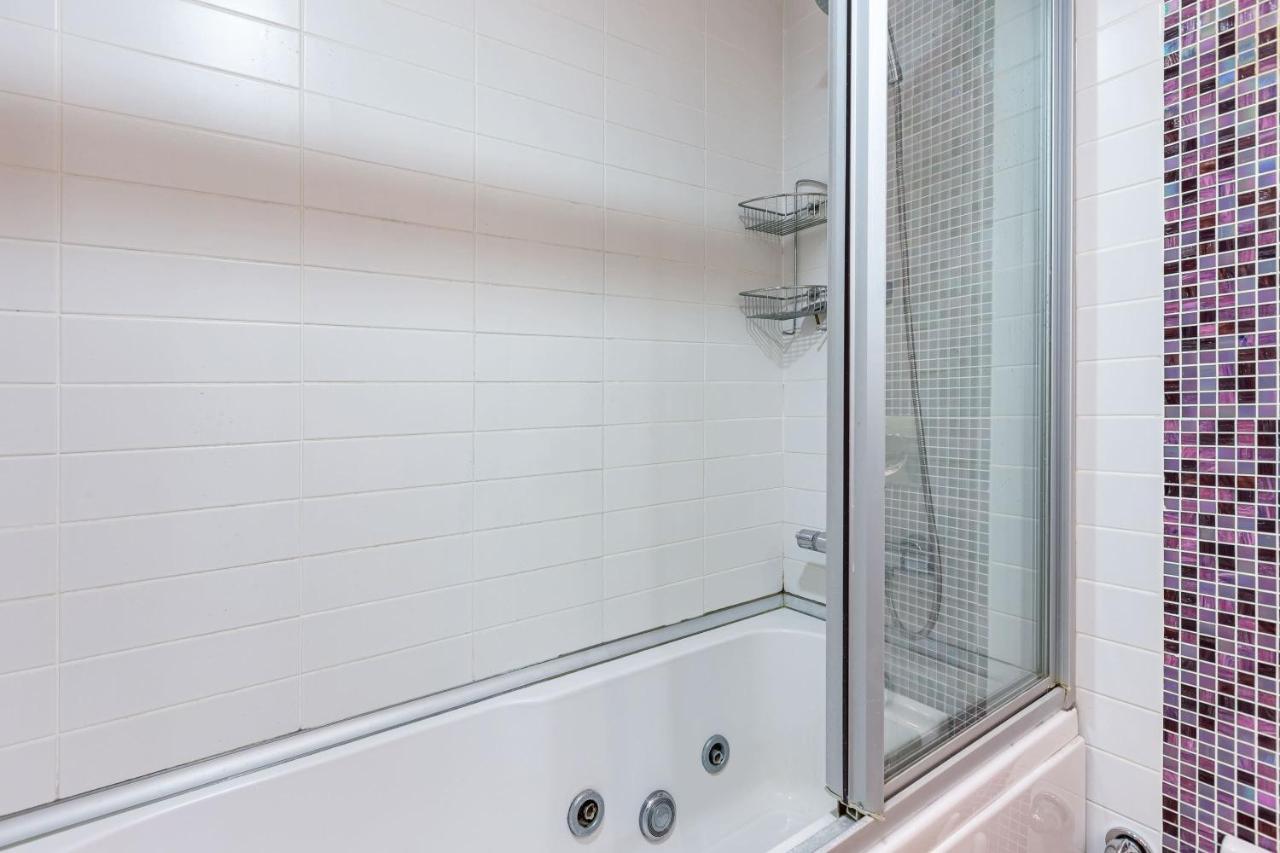 Flat With Excellent Location In Tesvikiye, Sisli Apartamento Istambul Exterior foto