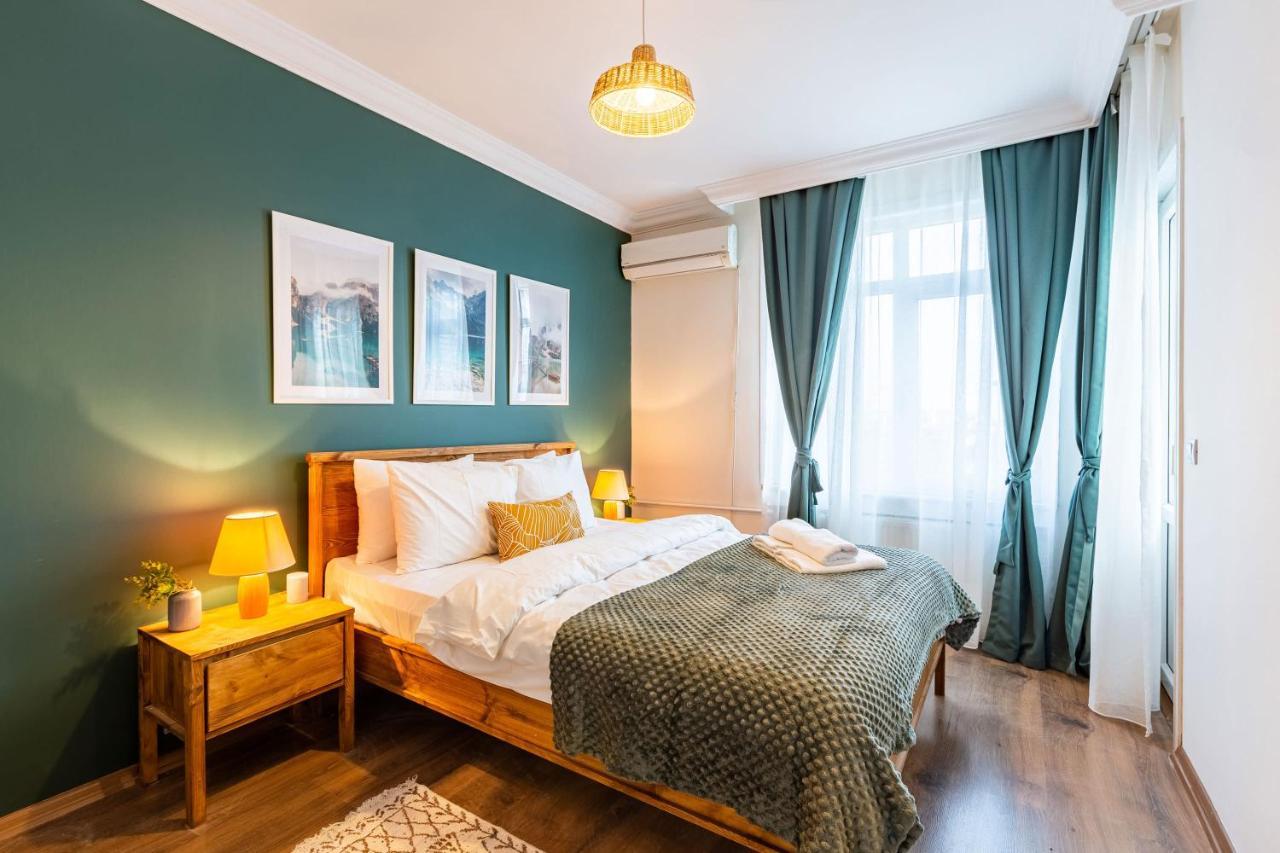 Flat With Excellent Location In Tesvikiye, Sisli Apartamento Istambul Exterior foto