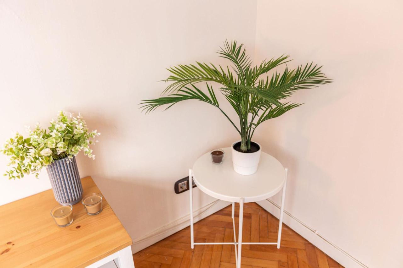 Flat With Excellent Location In Tesvikiye, Sisli Apartamento Istambul Exterior foto
