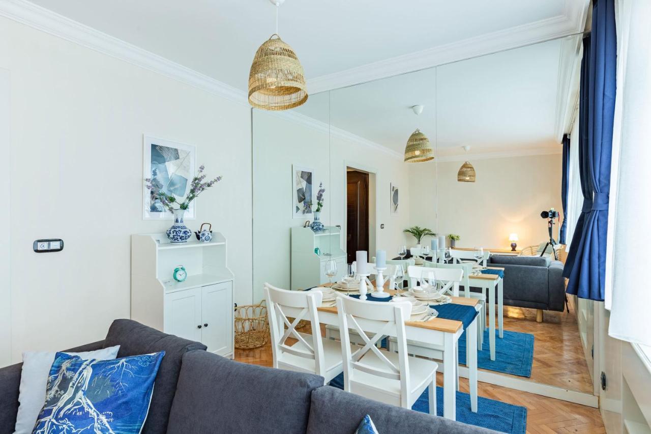 Flat With Excellent Location In Tesvikiye, Sisli Apartamento Istambul Exterior foto