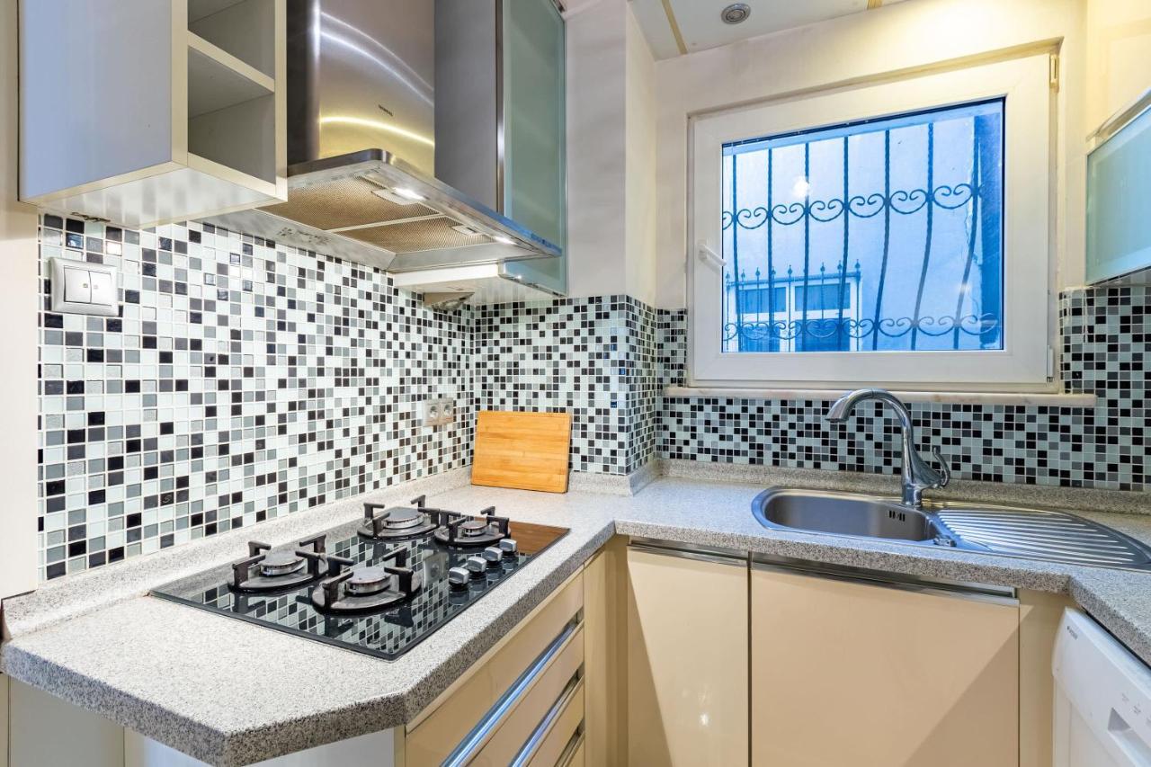 Flat With Excellent Location In Tesvikiye, Sisli Apartamento Istambul Exterior foto