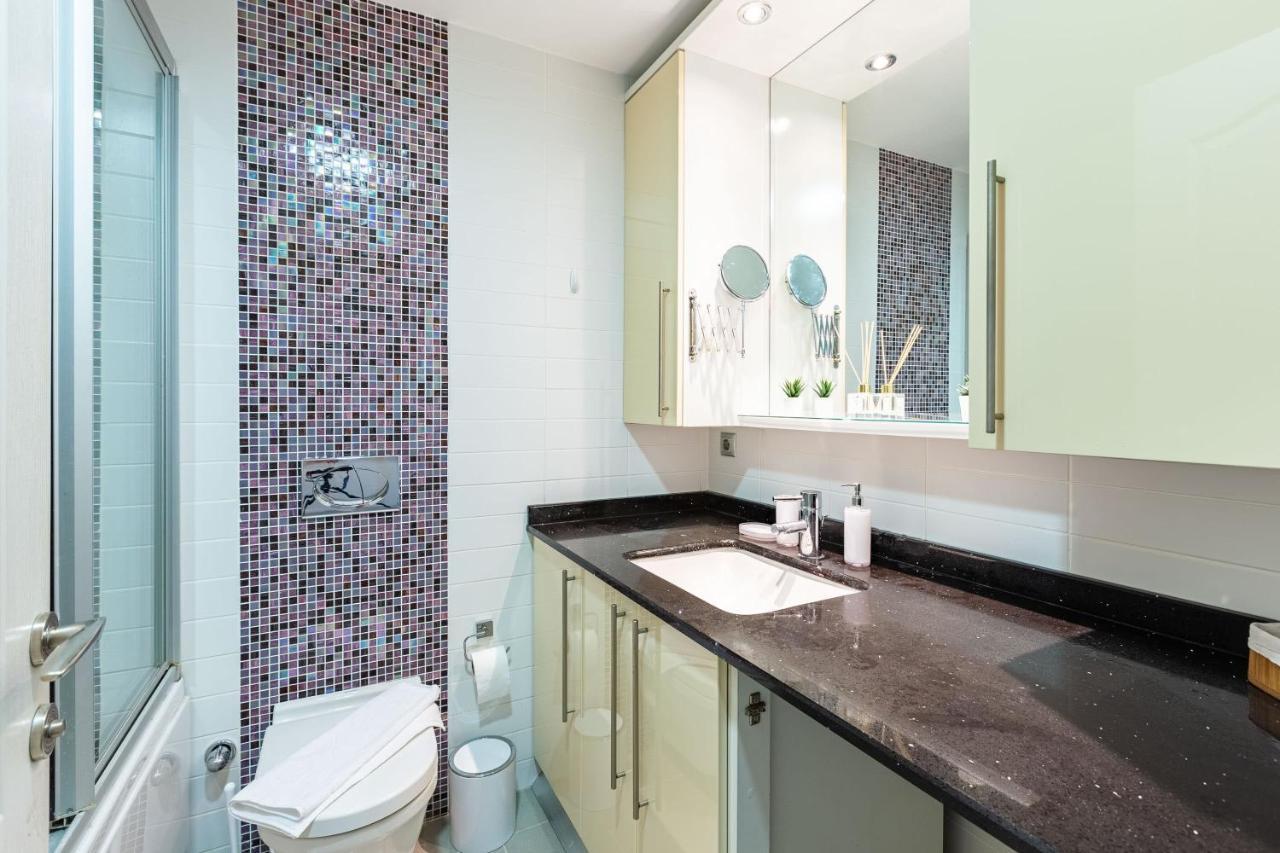 Flat With Excellent Location In Tesvikiye, Sisli Apartamento Istambul Exterior foto